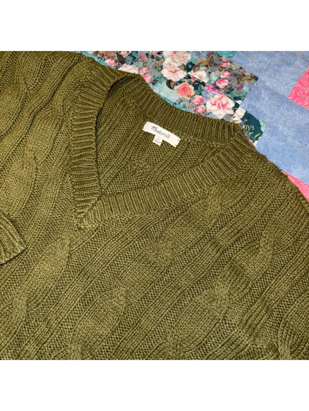 Madewell $98 Cozy Olive Green Cable Knit V-Neck Crop Sweater Woman’s S Outdoor